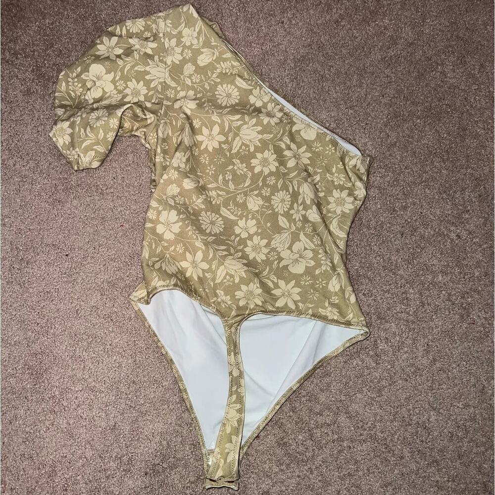 New Free People Somethin Bout You Floral One-Shoulder Bodysuit size M - Picture 7 of 10